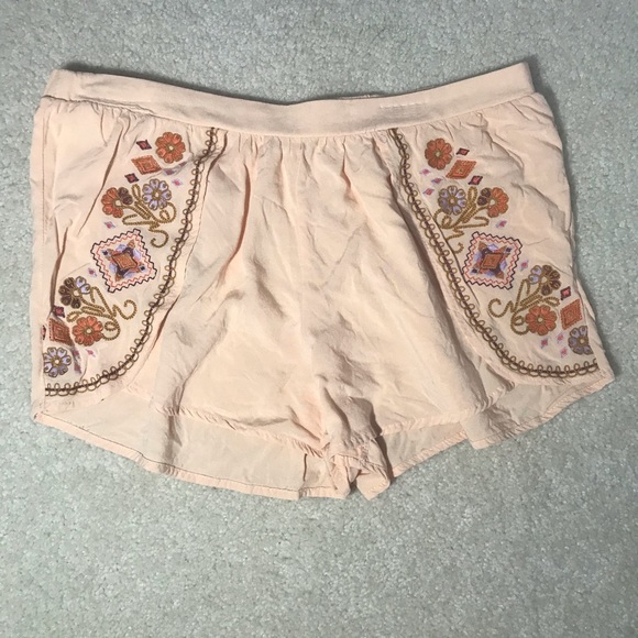 Tilly's Embroidered Shorts Pink - Picture 5 of 7
